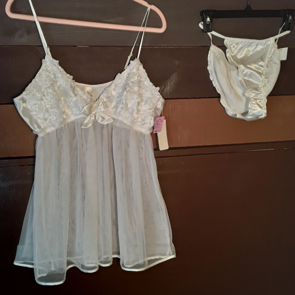 NWT SEXY XL Flora Nikrooz White Flower Petals Feminine Matching Panties Lingerie